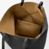 Bolso tote grande horizontal con pliegue Puzzle Fold en piel de becerro de grano suave Bolso tote grande horizontal con pliegue Puzzle Fold en piel de becerro de grano suave
