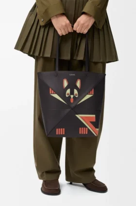 Bolso tote mediano «Futurist Cat» con Puzzle Fold en piel de becerro napa