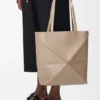 Bolso tote mediano Puzzle Fold en piel de becerro brillante