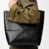 Bolso tote mediano Puzzle Fold en piel de becerro brillante