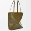 Bolso tote mediano Puzzle Fold en piel de becerro brillante Bolso tote mediano Puzzle Fold en piel de becerro brillante