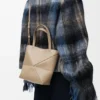 Bolso tote Puzzle Fold Mini en piel de becerro brillante Bolso tote Puzzle Fold Mini en piel de becerro brillante