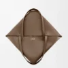 Bolso tote Puzzle Fold XL en piel de becerro brillante Bolso tote Puzzle Fold XL en piel de becerro brillante