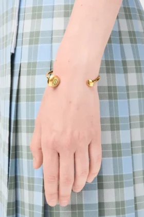 Brazalete «Anagram Pebble» en plata de ley