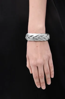 Brazalete trenzado grande en plata de ley