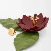 Broche de flor en piel de becerro clásica Broche de flor en piel de becerro clásica