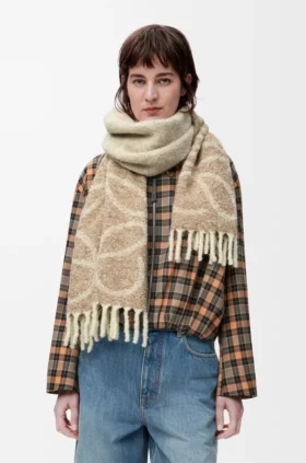 Bufanda con anagram de alpaca y lana