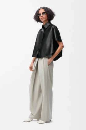 Camisas de manga corta con silueta trapecio en piel de cordero napa