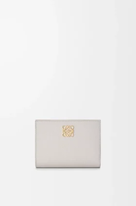 Cartera compacta Anagram de piel de ternera graneada
