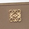 Cartera compacta Anagram de piel de ternera graneada Cartera compacta Anagram de piel de ternera graneada