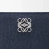 Cartera compacta Anagram de piel de ternera graneada Cartera compacta Anagram de piel de ternera graneada