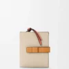 Cartera compacta con cremallera en piel de becerro de grano suave Cartera compacta con cremallera en piel de becerro de grano suave