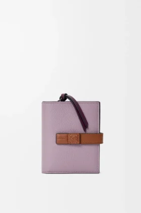 Cartera compacta con cremallera en piel de becerro de grano suave
