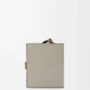 Cartera compacta con cremallera en piel de becerro de grano suave Cartera compacta con cremallera en piel de becerro de grano suave