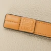 Cartera compacta con cremallera en piel de becerro de grano suave Cartera compacta con cremallera en piel de becerro de grano suave
