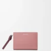 Cartera compacta con el nodo de Loewe en piel de becerro napa brillante Cartera compacta con el nodo de Loewe en piel de becerro napa brillante