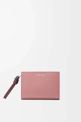Cartera compacta con el nodo de Loewe en piel de becerro napa brillante