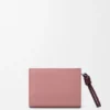 Cartera compacta con el nodo de Loewe en piel de becerro napa brillante Cartera compacta con el nodo de Loewe en piel de becerro napa brillante