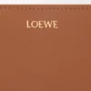 Cartera compacta con el nodo de Loewe en piel de becerro napa brillante Cartera compacta con el nodo de Loewe en piel de becerro napa brillante