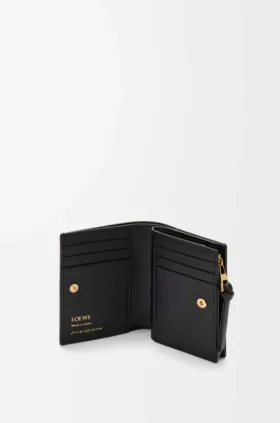 Cartera compacta de piel de becerro napa