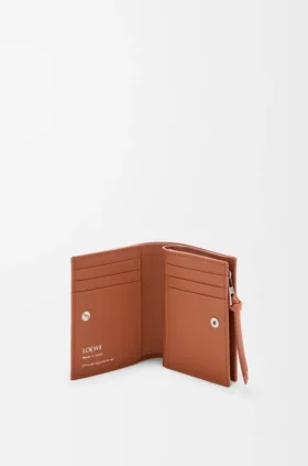Cartera compacta de piel de becerro napa