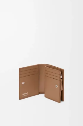 Cartera compacta Duet en piel de becerro lisa y granulada