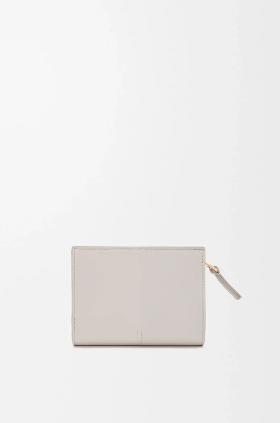 Cartera compacta Duet en piel de becerro lisa y granulada Cartera compacta Duet en piel de becerro lisa y granulada