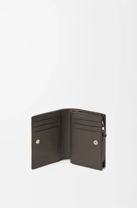 Cartera compacta «Futurist Cat» en piel de becerro clásica