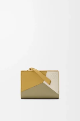 Cartera compacta Puzzle en piel de becerro clásica