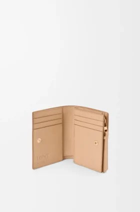 Cartera compacta Puzzle en piel de becerro clásica