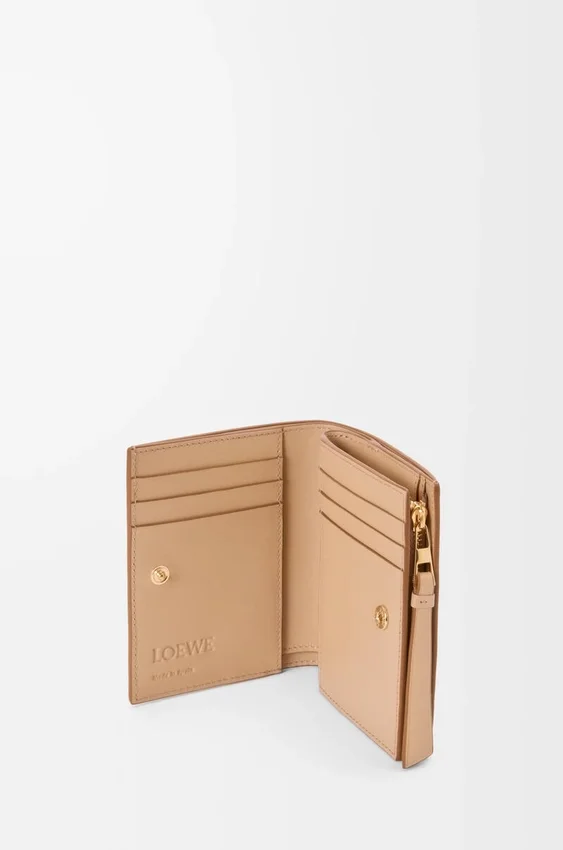 Cartera compacta Puzzle en piel de becerro clásica Cartera compacta Puzzle en piel de becerro clásica