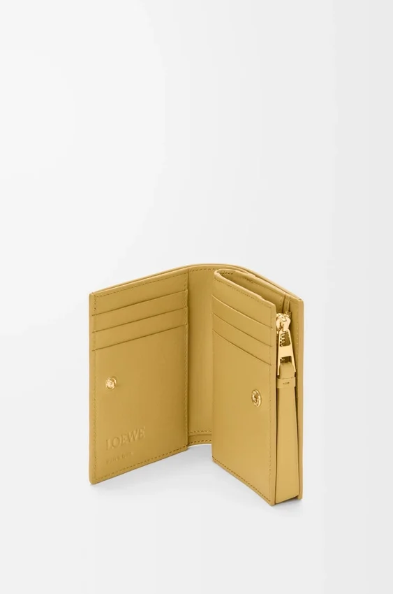 Cartera compacta Puzzle en piel de becerro clásica Cartera compacta Puzzle en piel de becerro clásica