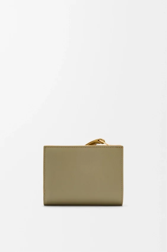 Cartera compacta Puzzle en piel de becerro clásica Cartera compacta Puzzle en piel de becerro clásica