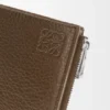 Cartera compacta y ajustada de piel de venado Cartera compacta y ajustada de piel de venado