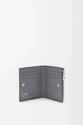 Cartera compacta y delgada de piel de becerro napa