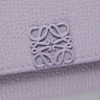 Cartera Continental Anagram en piel de becerro con textura de Pebble Cartera Continental Anagram en piel de becerro con textura de Pebble