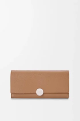 Cartera Continental Pebble en piel de becerro con textura Pebble