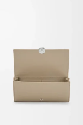 Cartera Continental Pebble en piel de becerro con textura Pebble