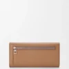 Cartera Continental Pebble en piel de becerro con textura Pebble Cartera Continental Pebble en piel de becerro con textura Pebble