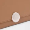 Cartera Continental Pebble en piel de becerro con textura Pebble Cartera Continental Pebble en piel de becerro con textura Pebble