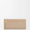 Cartera Continental Pebble en piel de becerro napa brillante Cartera Continental Pebble en piel de becerro napa brillante