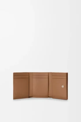 Cartera de tres pliegues Cats en piel de becerro clásica