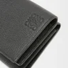 Cartera de tres pliegues en piel de becerro de grano suave Cartera de tres pliegues en piel de becerro de grano suave