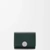 Cartera de tres pliegues «Pebble» en piel de becerro con textura «Pebble» Cartera de tres pliegues «Pebble» en piel de becerro con textura «Pebble»