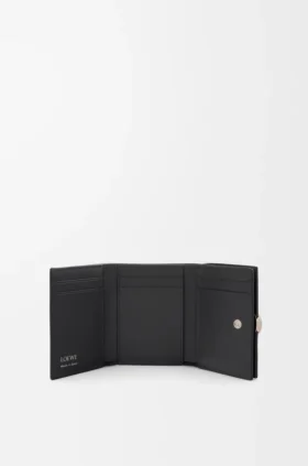 Cartera de tres pliegues «Pebble» en piel de becerro con textura «Pebble»