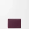 Cartera de tres pliegues «Pebble» en piel de becerro con textura «Pebble» Cartera de tres pliegues «Pebble» en piel de becerro con textura «Pebble»