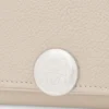 Cartera de tres pliegues «Pebble» en piel de becerro con textura «Pebble» Cartera de tres pliegues «Pebble» en piel de becerro con textura «Pebble»