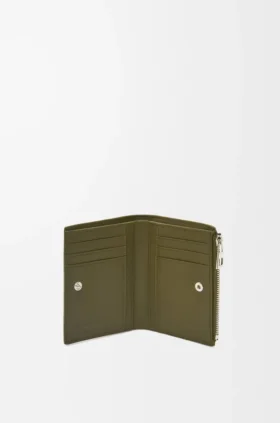 Cartera delgada y compacta en piel de becerro clásica texturizada