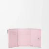 Cartera pequeña vertical «Anagram» en piel de becerro con grano de Pebble Cartera pequeña vertical «Anagram» en piel de becerro con grano de Pebble