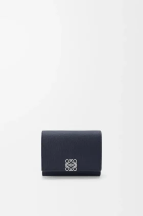 Cartera triple «Anagram» en piel de becerro con grano de Pebble